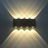 【Schlichtes und modernes Design】 - Die Wandleuchte besteht aus einer zweischichtigen, hochwertigen Aluminiumlegierung, die eine ausgezeichnete Textur und Haltbarkeit aufweist. Das stilvolle, quadratische Design eignet sich für eine Vielzahl von Wohnkulturstilen. Oberflächenlackierung, nicht leicht zu oxidieren, verblasst nicht.