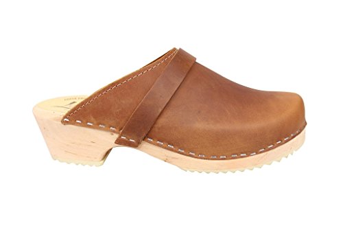 Lotta from Stockholm Swedish Clogs : Classic Clog In light Brown Oiled Nubuck Leather-39