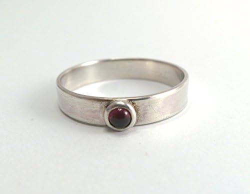 Garnet Solitaire Ring - 925 Sterling Silver Band Ring - Romantic Gift - Unisex Ring