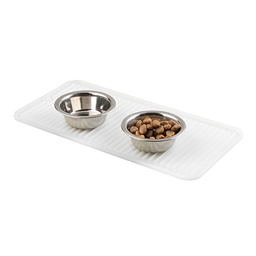 mDesign Futtermatte (klein) – transparente Napfunterlage Silikon für Hund, Katze & Co. – Bodenschutzmatte für einen großen oder zwei kleine Futternäpfe – 40,64 cm x 20,32 cm - 3