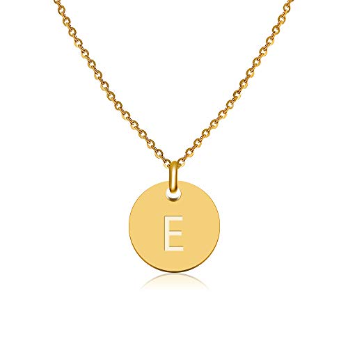 GD GOOD.designs EST. 2015 ® Collar con Letras en Oro, Colgante con Letra Inicial Redondo Chapado en Oro de 18K con Grabado en Relieve (Letra E)
