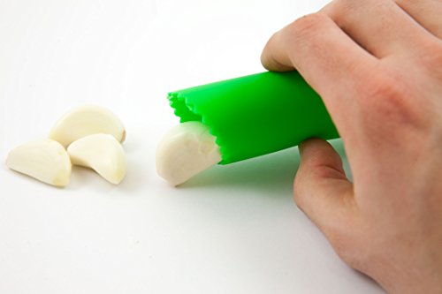 Set aus Edelstahl Knoblauchpresse – Garlic Rocker aus 100% Edelstahl + Knoblauchschäler aus lebensmittelechtem Silikon. Rostfrei und geschmacksneutral. Garlic Rocker ist geruchsneutralisierend und als Stahlseife verwendbar. Leicht zu reinigen und spülmaschinengeeignet. - 6