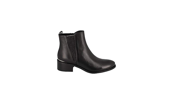 boots myma