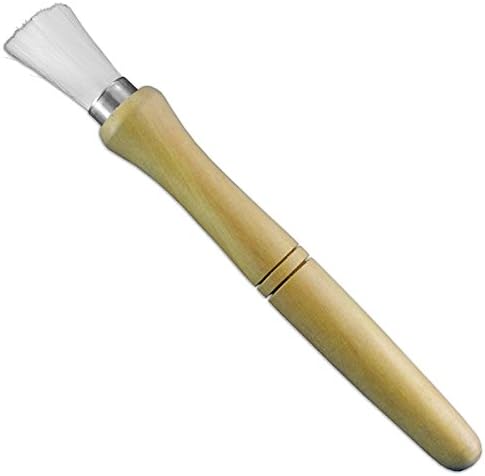 Watchmaker brush with wooden handle