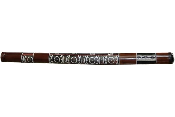 Didgeridoo en bambou. 120 cm de longitud. décoré avec motifs africains