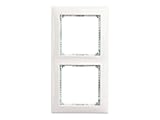 Marco embellecedor: dimensiones: 1,1 x 8,2 x 15,3 cm; peso: 36,3 gr