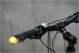 BlinkerGrips Battery – Fahrradgriffe mit integrierten Markierleuchten und Blinkern – passend zu Ihrem persönlichen Rad-Design, ergonomischer Griff + Blinker + Markierleuchte für aktive Sicherheit auf dem Fahrrad (schwarz) - 3