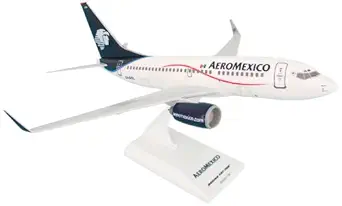 Daron Skymarks Aeromexico B737-700 Airplane Model Building Kit, 1/130-Scale