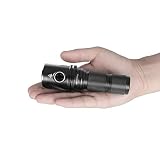 Una batería de iones de litio 21700 recargable por USB.