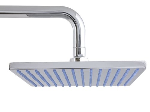 Cabeza de ducha de 220 mm Square. Fabricado de latón fundido con acabado cromado con 196 Boquilllas.