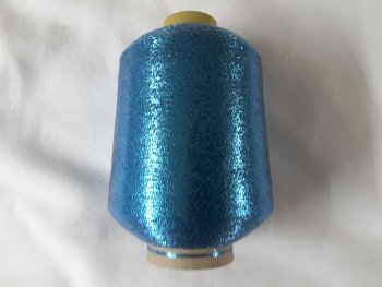 1 Spule Metallgarn GP 32,00 EUR/kg blau 86.000 m/kg Lame Beilaufgarn Lurexgarn 62% Polyester/ 38% Polyamid