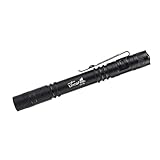 Pocket-Sized linternas es fácil de manejar y usar. La linterna de bolsillo es de 5.2 "(L) x 0.6" (Body Dia.) Uso de 2 pilas AAA (no incluidas)