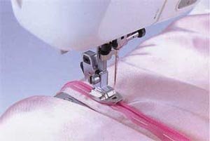 Preisvergleich Produktbild Brother Verdeckter Reißverschlussfuß