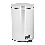 La papelera cocina tiene una capacidad de 7 litros, evita la salida de olores y cuenta con un cubo interior de plástico de fácil cuidado con un asa