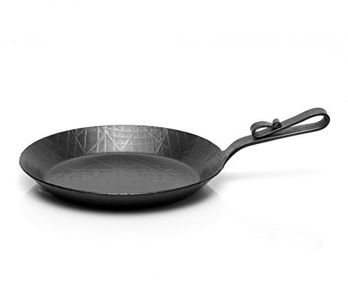 Helmensdorfer Eisenpfanne handgeschmiedet, schmiedeeiserne Pfanne mit Schnabelstiel Ø 28 cm - 2