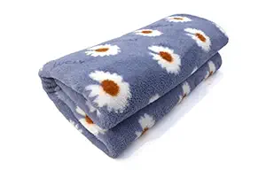 Uber World Kids Bath Towels Super Soft Coral Fleece 300 GSM 121 x 61 cm Light Purple Pack of 1