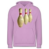 Der Kapuzen-Sweater für Männer hält durch seine angeraute, flauschig weiche Innenseite warm und ist in vielen beliebten Farben wie Weiß, Schwarz, Navy oder Blau erhältlich und wird mit einem lustigen Spruch oder Motiv ein tolles Geschenk für den Freund, Opa, Papa, Onkel oder Bruder