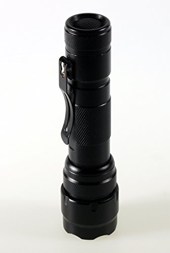 UV UF-502B LED Schwarzlicht – Geocaching – Nightcaching – Nachtcache – Uv Licht strong für Geldscheinprüfung, UV Stempelfarbe, UV Leuchtfarbe, Schwarzlichtfarbe, Einlasskontrolle Diskotheken und Events, Hygienekontrolle (Urin), Führerscheine, Dokumente mit UV Markierungen, Geheimschrift – Ultrafire UV Taschenlampe. Inkl. Gesicherter Li-Ion Akku 18650 3,7V 2600mAh - 4