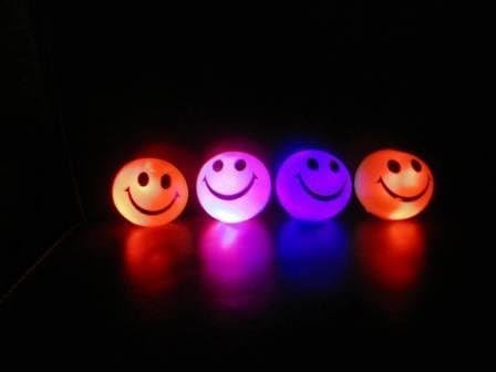 LED FLASHING SMILEY - NEW LARGER SIZE by Glowmania