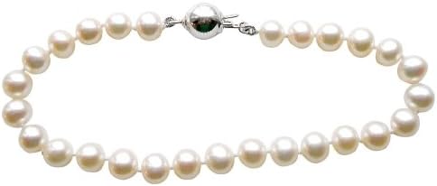 Classic Cultured Freshwater White 6-7mm Pearl bracelet with an attractive round silver clasp, presented in a pretty satin silk pouch with a gift card