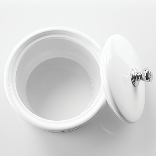 mDesign Keramikschale mit Deckel weiß – Edler Badezimmer-Aufbewahrungskorb – Ideal für sämtliches Badzubehör - 3