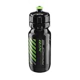 Bidón profesional ultraligero. Está fabricado en tecnopolímero de Fibra de composite de alta densidad y resistencia Conferido para ciclismo deportivo por su adaptabilidad y ligereza tanto en montaña como en carretera y que buscan un portabidón muy técnico.