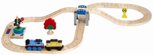 Wooden Thomas & Friends: Battery Powered Figure 8 Set with Sir Topham Hatt