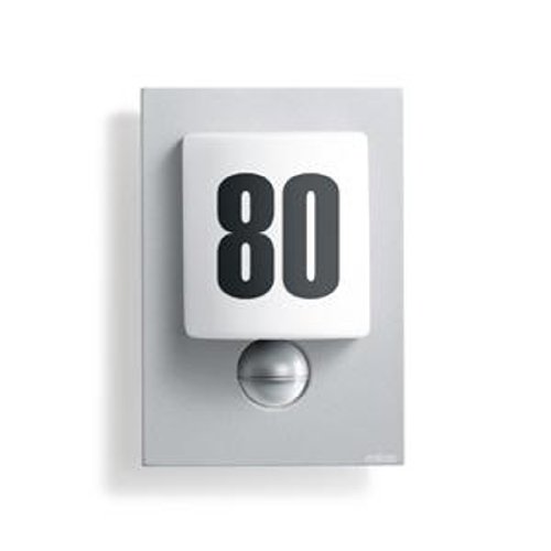 Preisvergleich Produktbild Steinel LED Wandleuchte mit Bewegungsmelder inklusive Hausnummer-Bogen / Alublende silber / IP44 3814