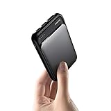 【Dual Input Lade Ports & 2A Output】 Micro & USB C Eingangs Ports - Sie brauchen nur ein Kabel oder eine andere um Nähe zu laden, wenn Sie viele verschiedene hungrige Elektronik haben. Praktisch für Sie zwischen Micro-USB und USB-C Eingangs-Ports zu wählen. Diese Power Bank USB C mit intelligentem Chip ausgestattet, könnte es Ihr Gerät automatisch erkennen und bietet die schnellste Ladegeschwindigkeit (bis zu 2A). Es unterstützt auch das Laden und Aufladen.