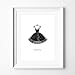 Produktbild aw photograph Plakat Poster la Petite Robe Noire, das kleine Schwarze, weibliche Dekoration für das Haus (20 x 30 cm)