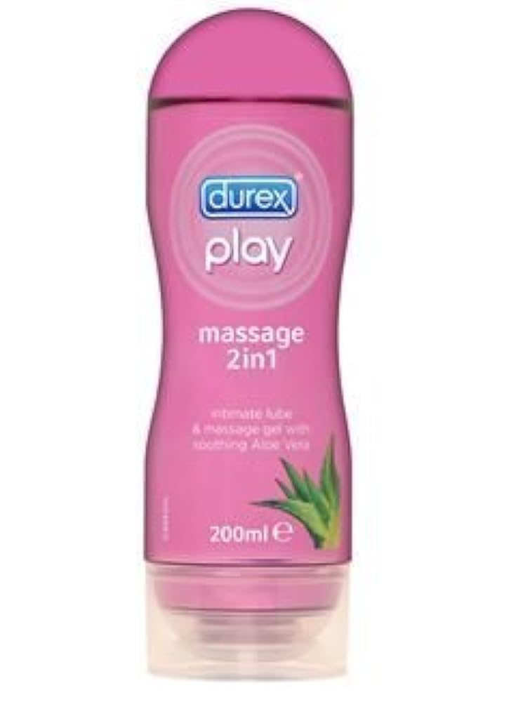 парень массажирует девушке плечи. Durex play massage 2 в 1. массаж со смазкой. массаж со смазкой. лубриканты дюрекс 200мл.