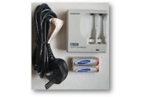 SAMSUNG SUPER FAST Battery Charger Fast-charging Accu with 2x AA 2500mAh Batteries - CAN CHARGE 2 AA or 2 AAA - WITH LED CHARGE INDICATOR - SUITABLE FOR SAMSUNG - CANON- NIKON- SONY- PANASONIC- ENERGIZER - LLOYTRON - UNIROSS - ENLOPE RECHARGEABLE BATTERIES and AA CAMERAS - HIGH CAPACITY BATTERY- MULTI VOLTAGE SUITABLE FOR TRAVELLING ABROAD
