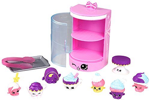 License 2 Play Inc - Shopkins Season 3 - S3 - Food Fair Theme Pack BIGNÉ COLLECTION - 8 esclusivi Shopkins con il loro caso di esposizione dolce Treat