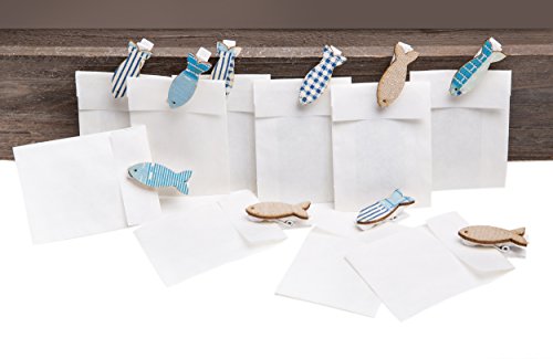 10 kleine weiße Gastgeschenktüten mit blauer Fisch Holzklammer als Tischkarten für Hochzeit, Taufe, Geburtstag, Kommunion; Mini Geschenktüten Größe: 5,3 x 7,8 cm - 3