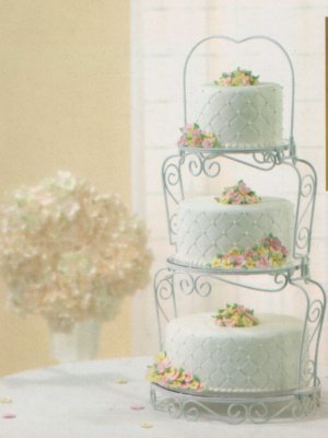 Preisvergleich Produktbild Graceful Tiers Cake Stand by Wilton