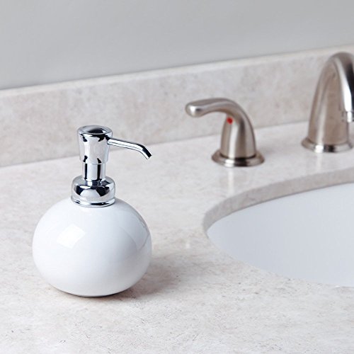 InterDesign York Runder Seifenspender aus Keramik für Küche oder Bad – Weiß/Chrom - 2