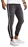  OPTIMALE PASSFORM: Aus weichem, qualitativ hochwertigem und anschmiegsamen Material (Stretch Jeans) gefertigt, sitzt die körpernahe Passform dieser stylischen Männer Jeans-Hose wunderbar wunderbar bequem an der Figur. Das zeitlose Design dieser Herren schwarzen Jeans Hose sieht extrem modern und stylisch zugleich aus.