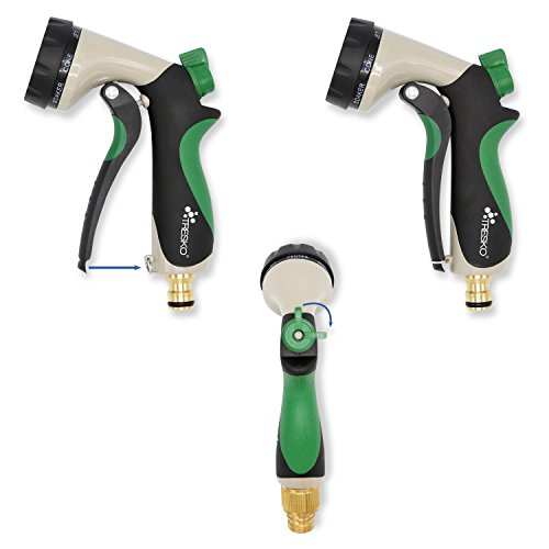 TRESKO® Flexibler Gartenschlauch, Wasserschlauch flexibel mit 3-fach Latexkern, dehnbarer Bewässerungsschlauch, flexiSchlauch mit hochwertiger 10-fach Multifunktions-Brause aus Metall + Druckregler, inkl. Adapter für 3/4“ und 1“ Wasserhahn-Anschluß, alle Verschraubungen aus hochwertigem Messing, inkl. Metall-Aufroller und Tragetasche, bis 10 bar (30m) - 3