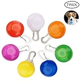 [Seguridad y Encanto]: esta luz intermitente del collar de perro led puede proporcionar luz LED parpadeante para mantener a la mascota altamente visible y segura por la noche o en un ambiente con poca luz; Esta luz de seguridad para perros con luces intermitentes es el gran regalo para perros y ofrece luces encantadoras, hacen que el perro sea más moderno y atractivo. Haz que tu perro sea la estrella más fashion y popular de los perros.