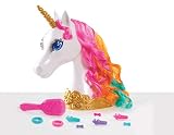 El unicornio cuenta con cabeza brillante, cuello y cuerno con arnés metálico.