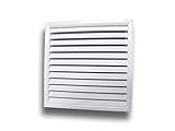 Rejilla de ventilación de metal de color blanco.