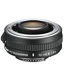 telekonverter nikon gebraucht Er ist sowohl auf Zoomobjektive als auch Festbrennweiten sehr gut abgestimmt und ermöglicht hervorragende, fein aufgelöste Bilder selbst mit Offenblende. Die optische Konstruktion ist darauf ausgelegt, die Abbildungsleistung des Objektivs optimal auszunutzen, und Farbfehler, die im Konverter selbst entstehen könnten, weitestgehend auszuschalten. Die außenliegenden Linsenoberflächen sind mit einer schmutz- und wasserabweisenden, widerstandsfähigen Fluorvergütung versehen und der Tubus ist für professionelle Ansprüche gegen das Eindringen von Wassertropfen abgedichtet.