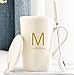 Produktbild Kreative Nachnamen Alphabet Keramik Tasse Mark Tasse Mit Deckel Löffel Kaffee Milch Tasse Buchstabe M Weiß 12,5 * 8,5 cm 450 Ml