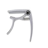 KOMPAKTGRÖßE: Der Ukulele Capo mit schnellem Wechsel hat ein ausgezeichnetes Handgefühl, er lässt sich leicht öffnen und fest klemmen. Auch, mit ultraleichtem Metall und kompakter Größe, ist es sehr bequem zu tragen.