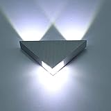 Maxmer la última versión de apliques de pared de alta calidad que da mucha luz, se queda muy chula con 3 led, 3w, el color de luz blanco frío.