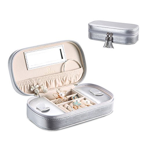 Vlando Kleine Faux Leder Reise Schmuck Box Organizer Display Aufbewahrungsbox Fall für Ringe Ohrringe Halskette mit Spiegel (Silber)