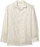 camisa guayabera manga corta Cuello extendido con ribetes verticales y bolsillo izquierdo en el pecho.