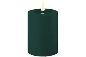 ‎REWU ReWu LED Kerze Deluxe Homeart, Outdoor LED Kerze (Kunststoff – Kein Echtwachs) mit realistischer Flamme, warmweißes Licht, Hitzebeständig für den Aussenbereich– (Dunkel Grün)