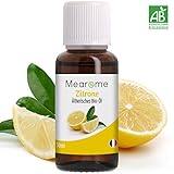 ZITRONENÖL ÄTHERISCH BIO 🍃 Unser ätherisches Bio Öl von Mearôme ist 100% naturrein und ein wahrer Alleskönner! Ob als Aroma zum Verzehr, zur Befreiung der Atemwege zum Inhalieren, zur Hautpflege oder als frischer Raumduft, das ätherische Zitronenöl ist eine wunderbare Alternative zur frischen Zitrone. Die Zitrusfrucht ist eine wahre Vitamin C Bombe, unterstützt das Immunsystem, stärkt die Abwehrkräfte und schützt vor Erkältungen. Daher sollte Zitronenöl in keinem Haushalt fehlen!