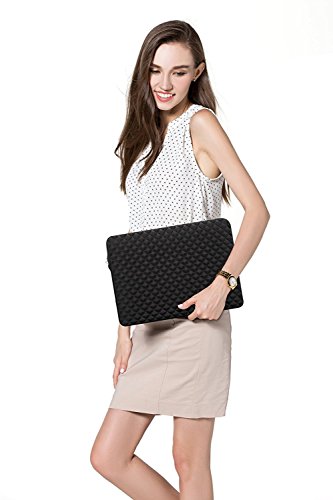 MOSISO Universal wasserresistente and stoßfest Lycra Laptop Schutzhülle mit Rautenmuster / Diamant-Muster Schaumpolsterung für 12,9 Zoll iPad Pro, 13-13,3 Zoll MacBook Pro, MacBook Air, Laptops, Tablets, Notebooks Chromebook, Schwarz - 6
